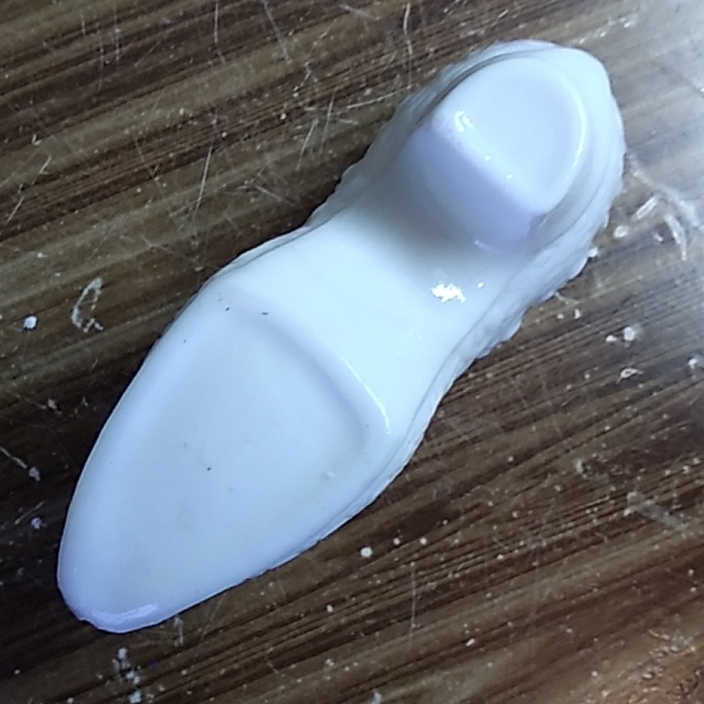 Vintage white milk glass Fenton slipper - Picture 6 of 8